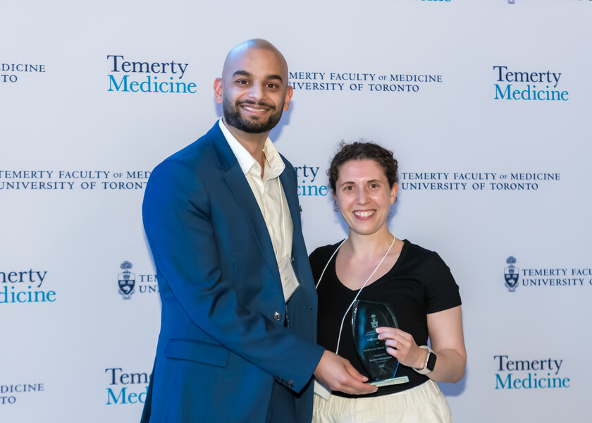 Jason Fernandes, Chief Radiation Oncology Resident, presents the Residents’ Award for Excellence in Clinical Teaching to Rachel Glicksman.