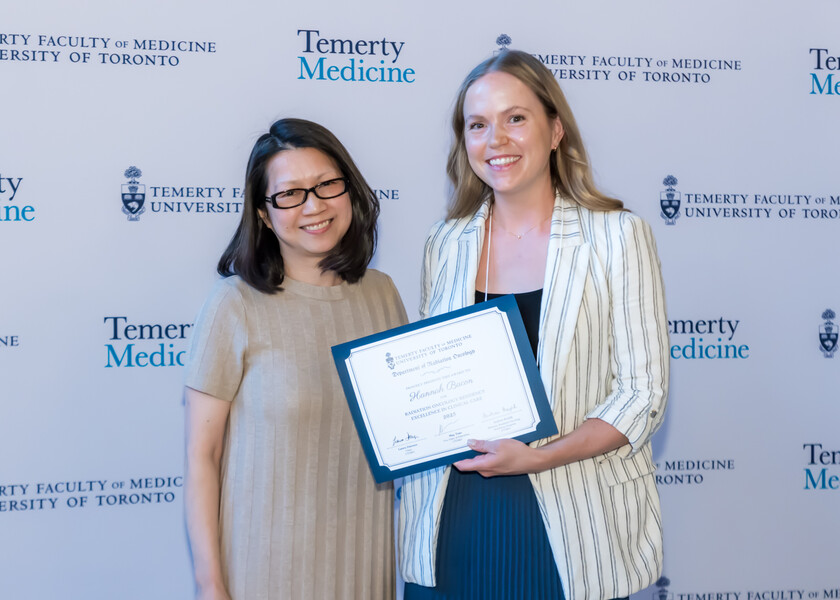 May Tsao, UTDRO Vice Chair of Education, presents Radiation Oncology Residency Excellence in Clinical Care Award to Hannah Bacon.