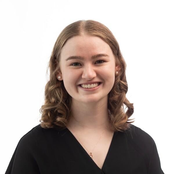 Headshot of Victoria Anthes